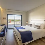 Terrace Serra Bed and breakfast 4*