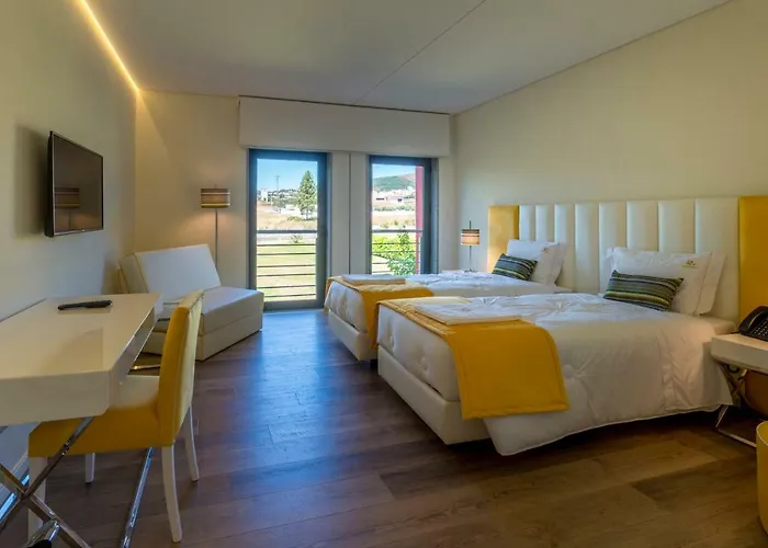 Terrace Serra コビリャン